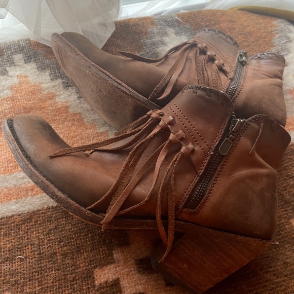 Fringe western booties - Picture 4 of 4